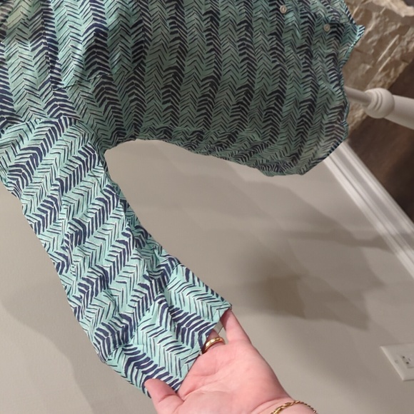 Weekend Maxmara button up Blue tones in abstract chevron print - Picture 3 of 6